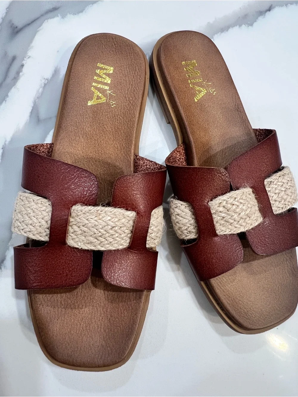 MIA Kids Elayney Brown Faux Leather Woven Jute Center Strap Slides Size 3